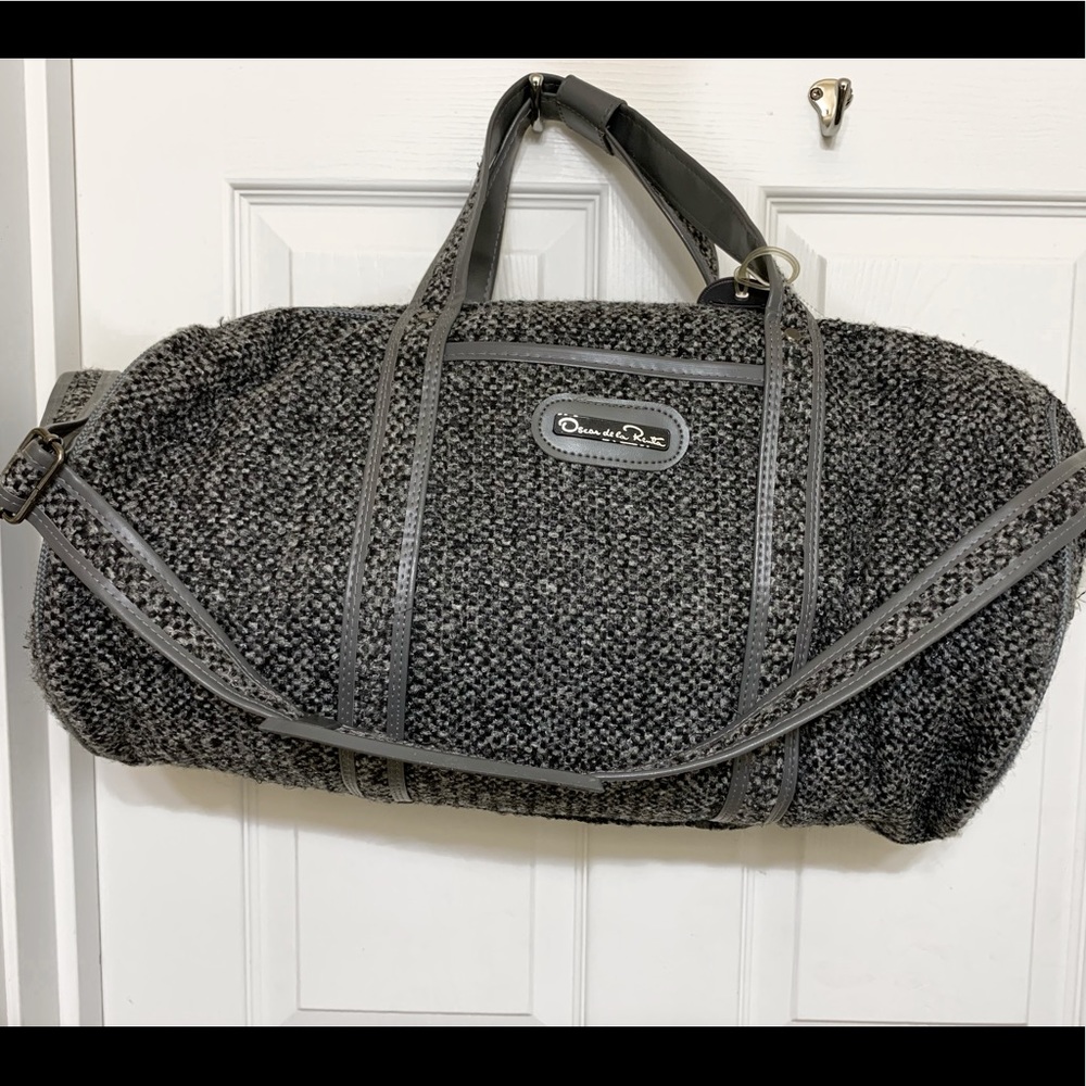 Gorgeous Oscar de la Renta Tweed Duffle Bag - Picture 2 of 8